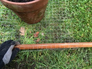 How to make a chicken wire compost bin