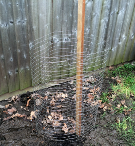 How to make a chicken wire compost bin